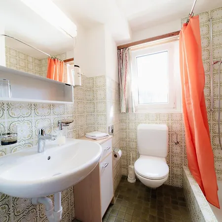 Old Jnn Клостерс