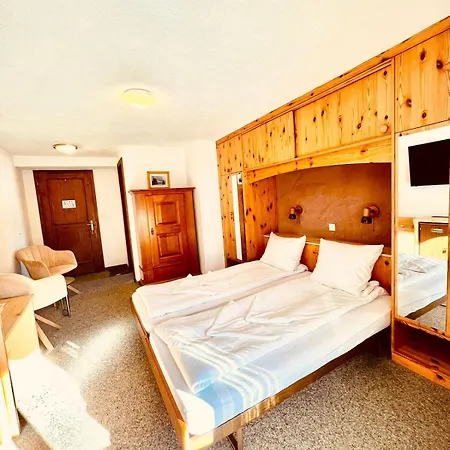 Old Jnn Hotel