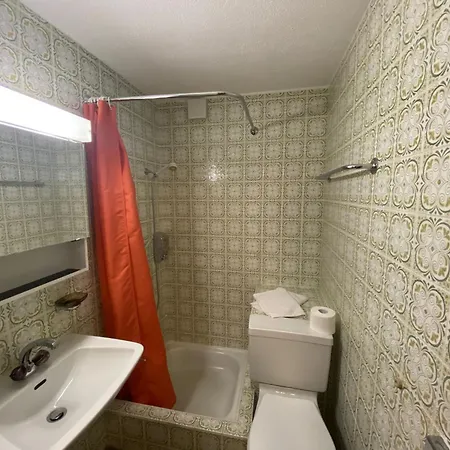 Отель Old Jnn *