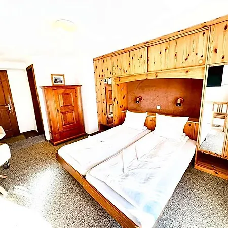 Old Jnn Hotel Klosters