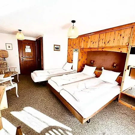 Old Jnn * Klosters